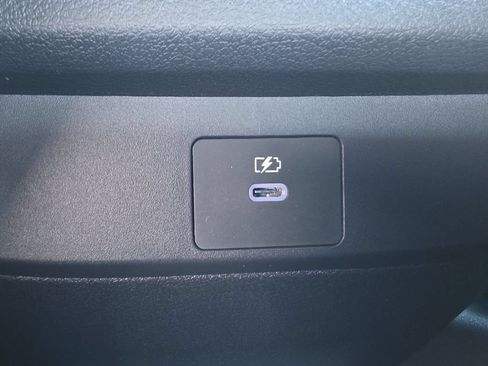 New 2026 Nissan Sentra SR w/ Floor Mat Package FWD image 39