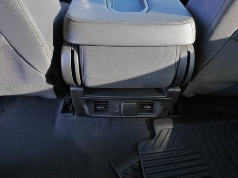 Used 2024 Chevrolet Silverado 1500 LT image 18