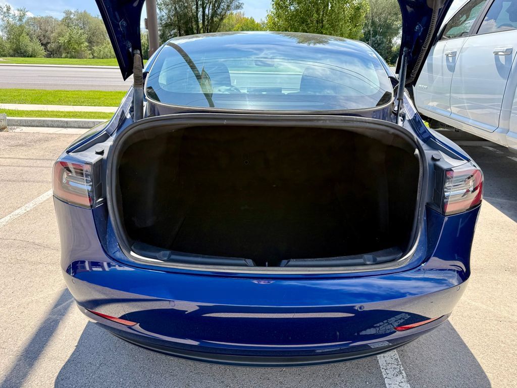 Used 2022 Tesla Model 3 Long Range AWD/4WD image 7