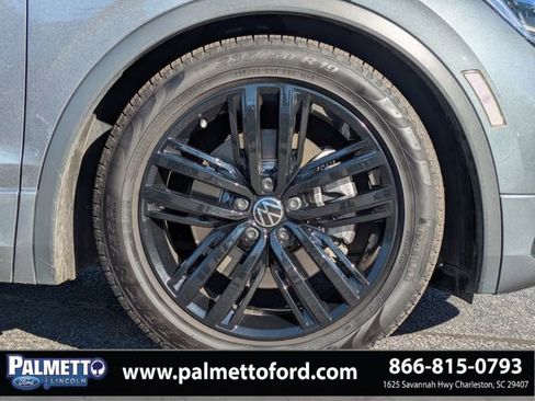 Used 2022 Volkswagen Tiguan SE R-Line image 11