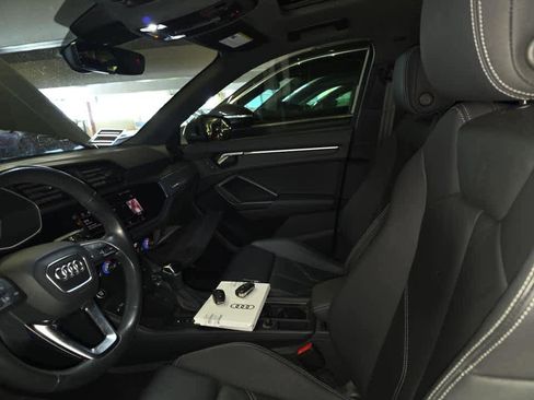 Used 2023 Audi Q3 2.0T Premium w/ Black Optic Sport Package image 6