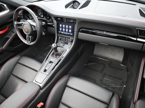 Certified 2019 Porsche 911 Speedster RWD image 33