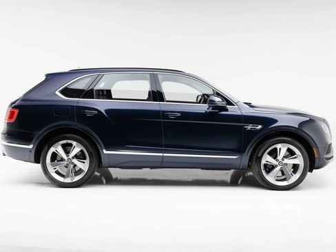 Used 2019 Bentley Bentayga AWD/4WD image 15