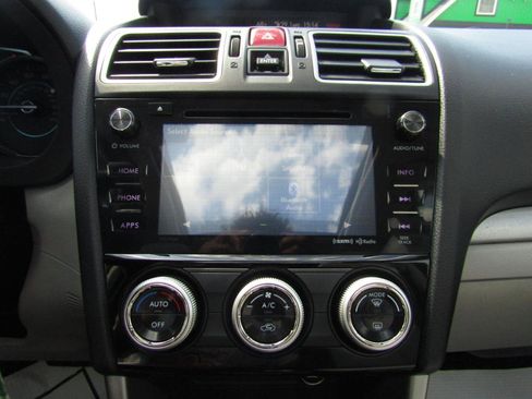 Used 2018 Subaru Forester 2.5i Premium AWD/4WD image 17