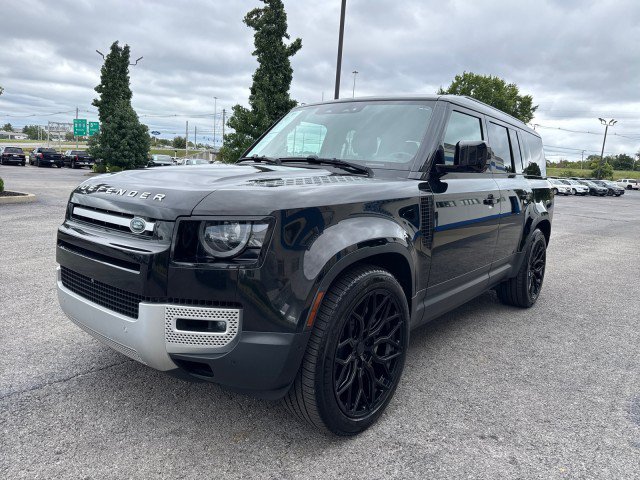 Used 2023 Land Rover Defender 130 SE AWD/4WD image 17