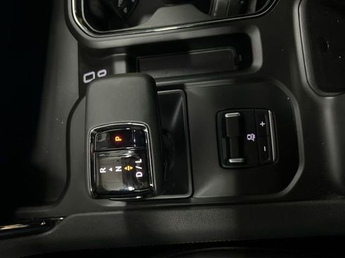 Certified 2025 GMC Sierra 1500 AT4 w/ Technology Package AWD/4WD image 16
