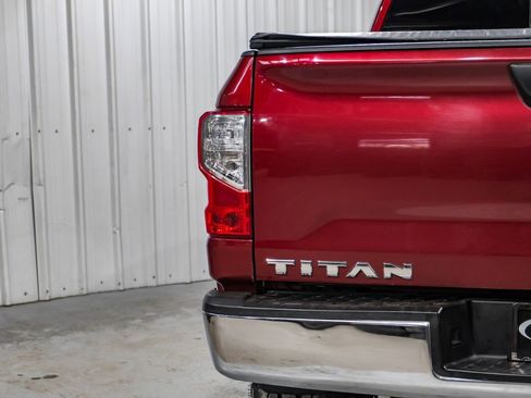 Used 2017 Nissan Titan SV image 46