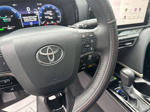 Used 2025 Toyota Camry XSE image 18