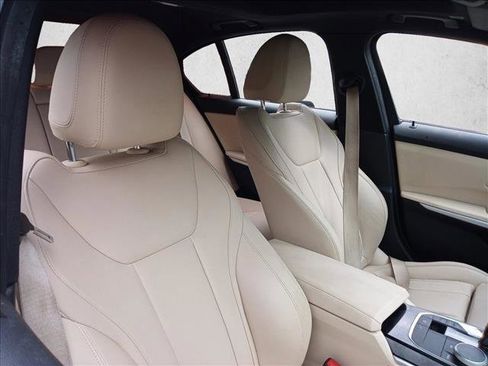 Used 2019 BMW 330i Sedan w/ Premium Package image 15