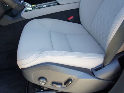 New 2026 Volvo XC90 B6 Plus w/ Protection Package Premier image 19