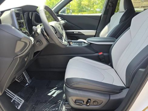 New 2026 Lexus TX 500h AWD image 24
