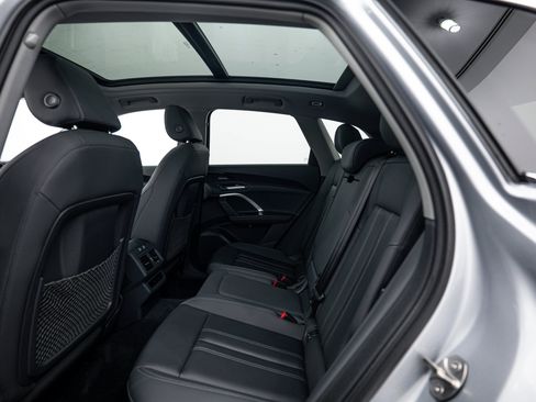 Used 2025 Audi Q5 Premium Plus w/ Premium Plus AWD/4WD image 19