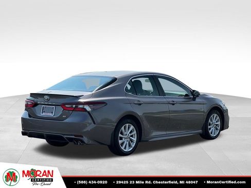 Used 2024 Toyota Camry SE FWD image 5