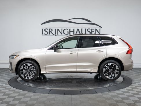 New 2026 Volvo XC60 B5 Plus w/ Climate Package AWD/4WD image 8