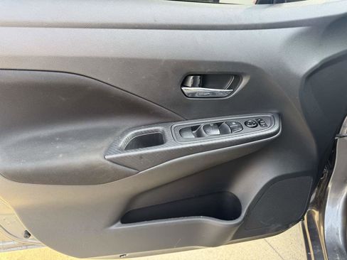 Used 2021 Nissan Versa SV image 10