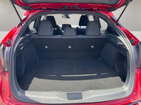 Used 2021 Toyota C-HR XLE FWD image 12