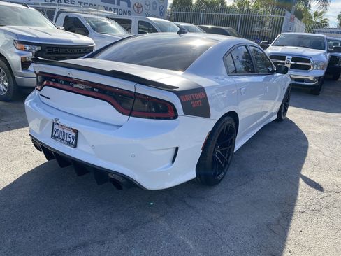Used 2018 Dodge Charger R/T image 9