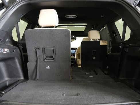 Used 2023 Jeep Grand Cherokee L Limited w/ Luxury Tech Group II AWD/4WD image 29