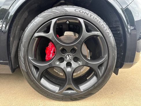 Used 2023 Alfa Romeo Stelvio Veloce AWD/4WD image 24