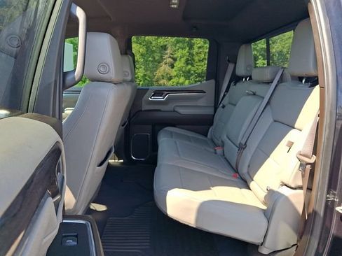Used 2023 Chevrolet Silverado 1500 LTZ w/ Technology Package AWD/4WD image 10