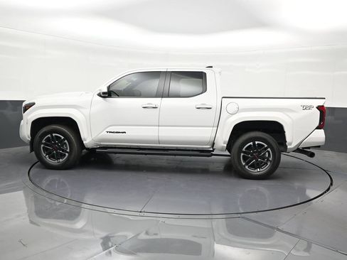 Used 2024 Toyota Tacoma TRD Sport RWD image 2