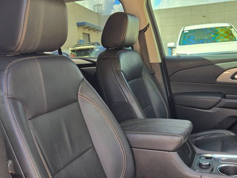 Used 2020 Chevrolet Traverse RS FWD image 27