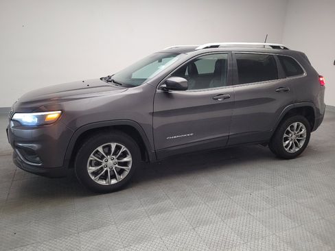 Used 2020 Jeep Cherokee Latitude Plus FWD image 2