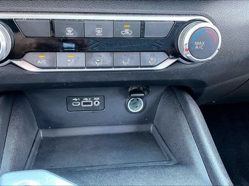 Used 2025 Nissan Altima 2.5 SV FWD image 16