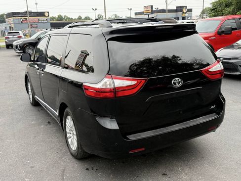 Used 2016 Toyota Sienna XLE w/ XLE Navigation Package FWD image 3