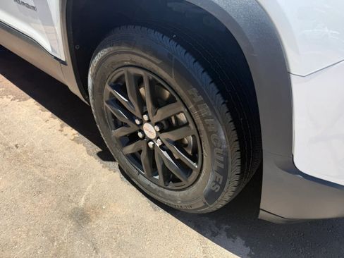 Used 2018 GMC Acadia SLT AWD/4WD image 22