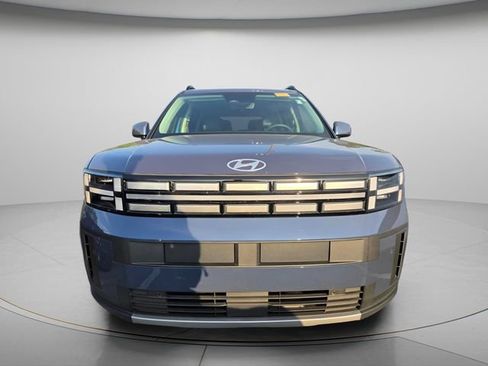 Used 2025 Hyundai Santa Fe SEL FWD image 3