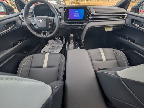 New 2026 Toyota Camry Hybrid image 24