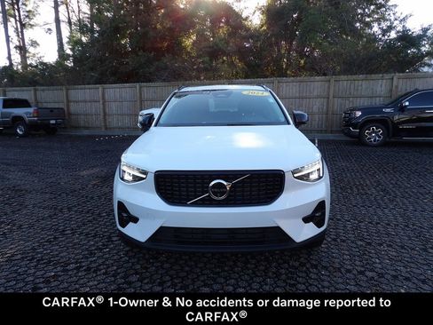 Certified 2024 Volvo XC40 B5 Plus w/ Protection Package Premier image 3