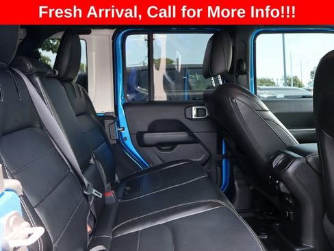 Used 2022 Jeep Wrangler Unlimited Sahara AWD/4WD image 12