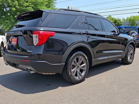 Used 2022 Ford Explorer XLT w/ Equipment Group 202A AWD/4WD image 6