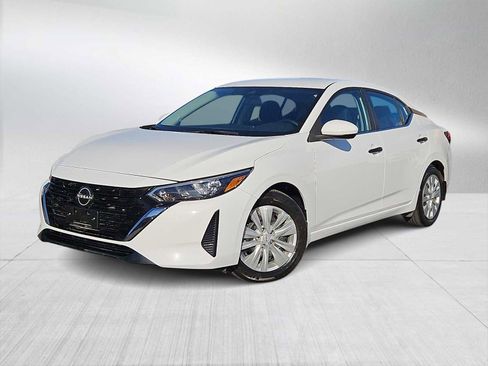 Used 2024 Nissan Sentra S image 1