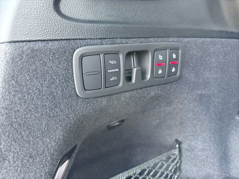 Used 2025 Audi Q7 3.0T Prestige image 35