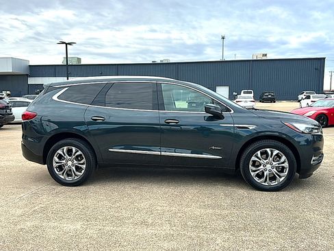 Used 2019 Buick Enclave Avenir w/ Avenir Technology Package image 9