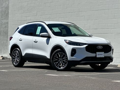 Used 2023 Ford Escape SE image 8