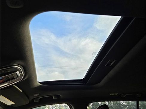 Used 2023 Jeep Grand Cherokee Altitude image 20