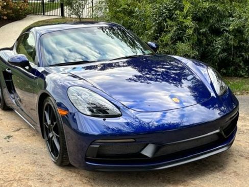 Used 2021 Porsche 718 Cayman GTS RWD image 2