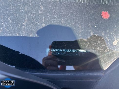 Used 2024 Chrysler Pacifica Touring-L image 10