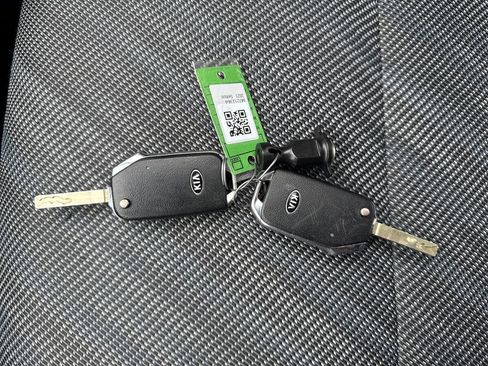 Used 2021 Kia Seltos LX image 34