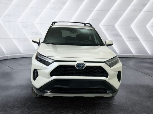 Used 2022 Toyota RAV4 SE w/ Convenience Package AWD/4WD image 2