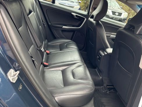 Used 2015 Volvo V60 T5 Premier image 13