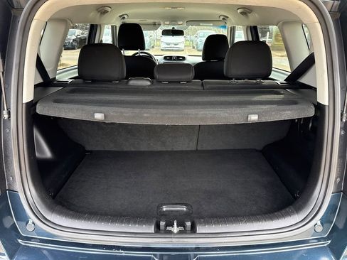 Used 2017 Kia Soul + image 12