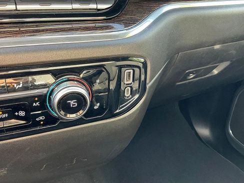 Used 2024 GMC Sierra 1500 SLE image 21