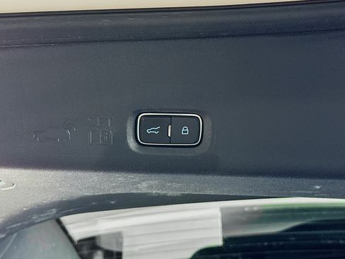 Used 2025 Ford Expedition Active AWD/4WD image 33