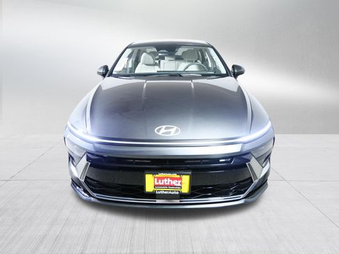 Used 2025 Hyundai Sonata SEL FWD image 2