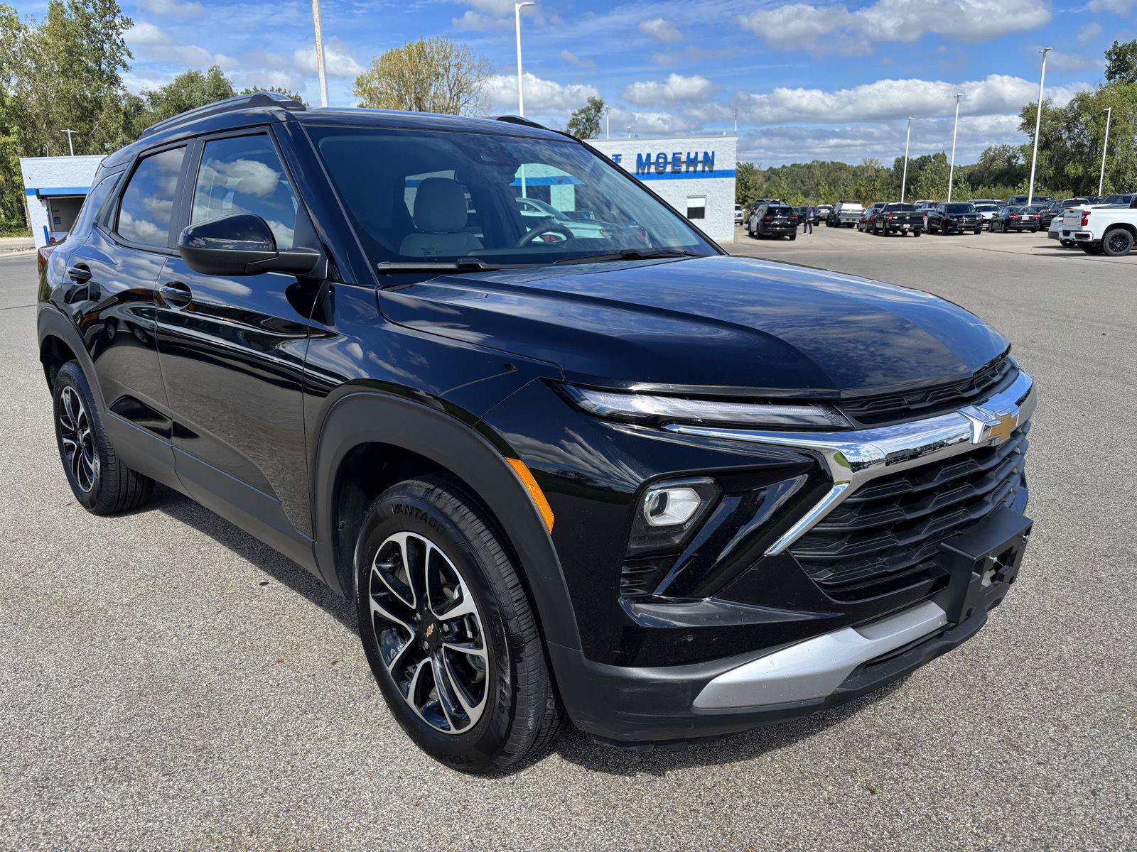 Used 2025 Chevrolet TrailBlazer LT AWD/4WD image 9